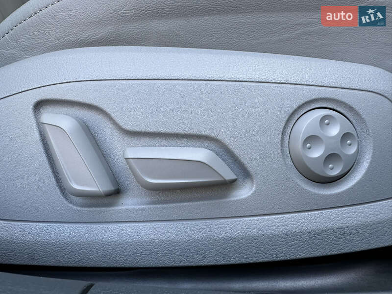 Седан Audi A4 2020 в Одессе