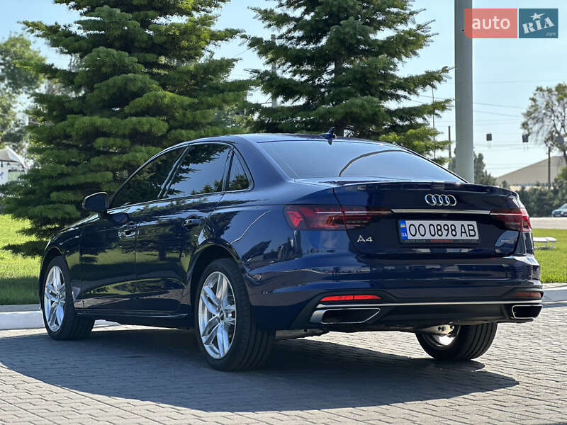 Седан Audi A4 2020 в Одессе