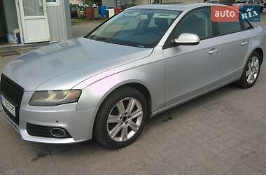 Седан Audi A4 2010 в Львове