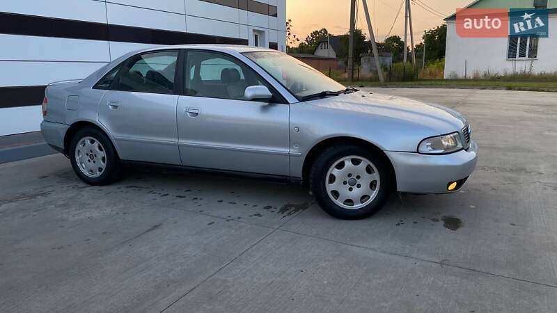 Седан Audi A4 1997 в Вараше фото 18 Седан Audi A4 1997 в Вараше