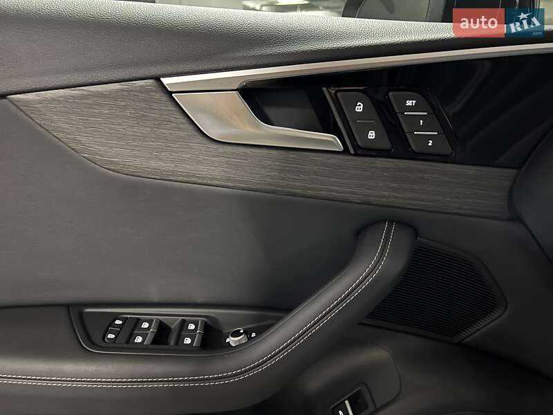 Седан Audi A4 2022 в Києві
