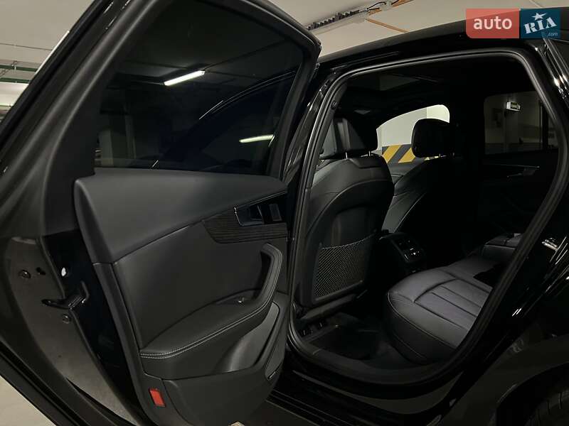 Седан Audi A4 2022 в Києві