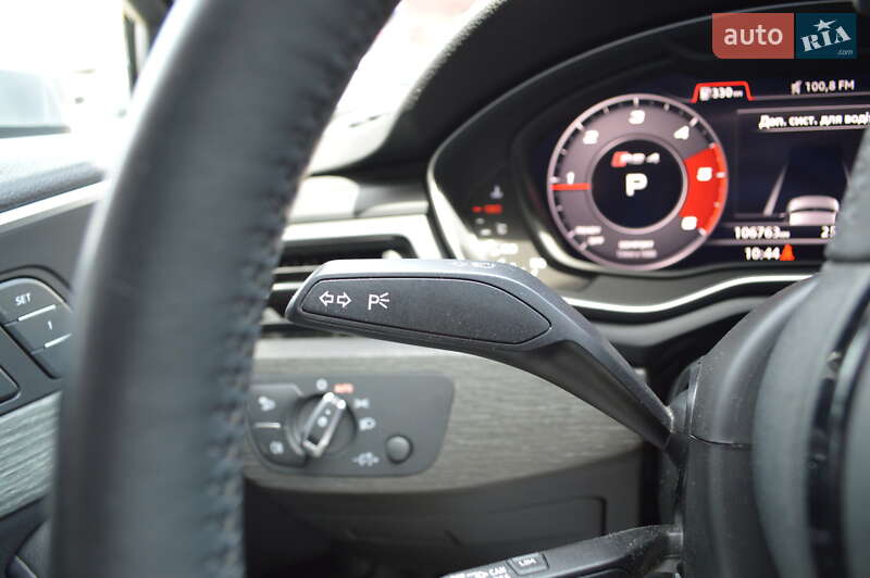 Седан Audi A4 2018 в Львове