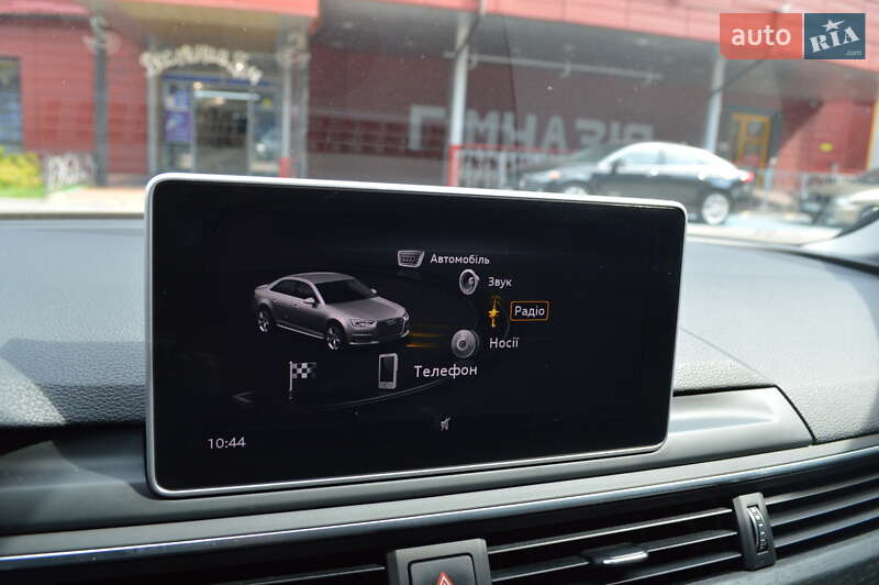 Седан Audi A4 2018 в Львове