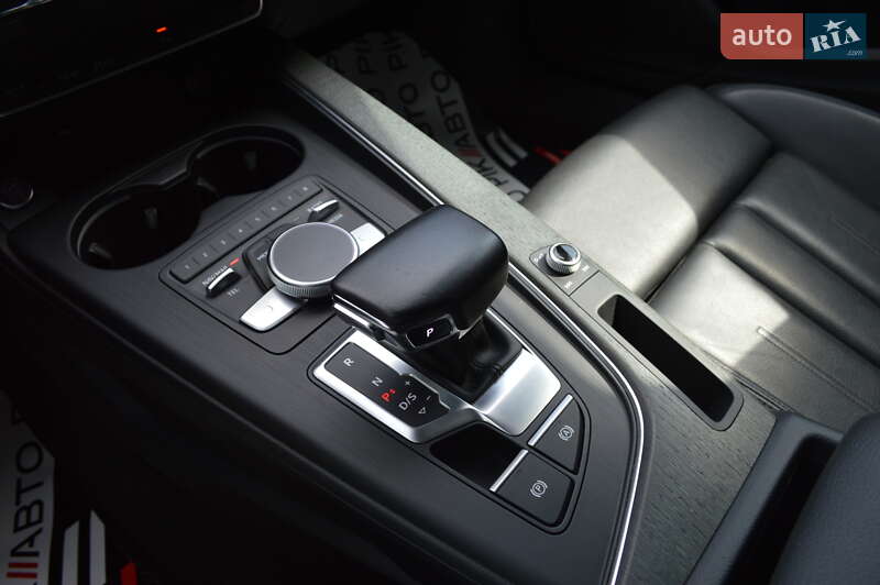 Седан Audi A4 2018 в Львове