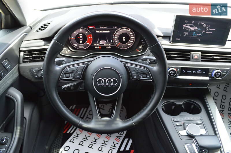 Седан Audi A4 2018 в Львове