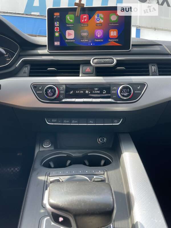Седан Audi A4 2015 в Полтаве