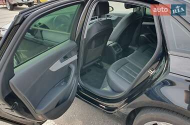 Седан Audi A4 2015 в 