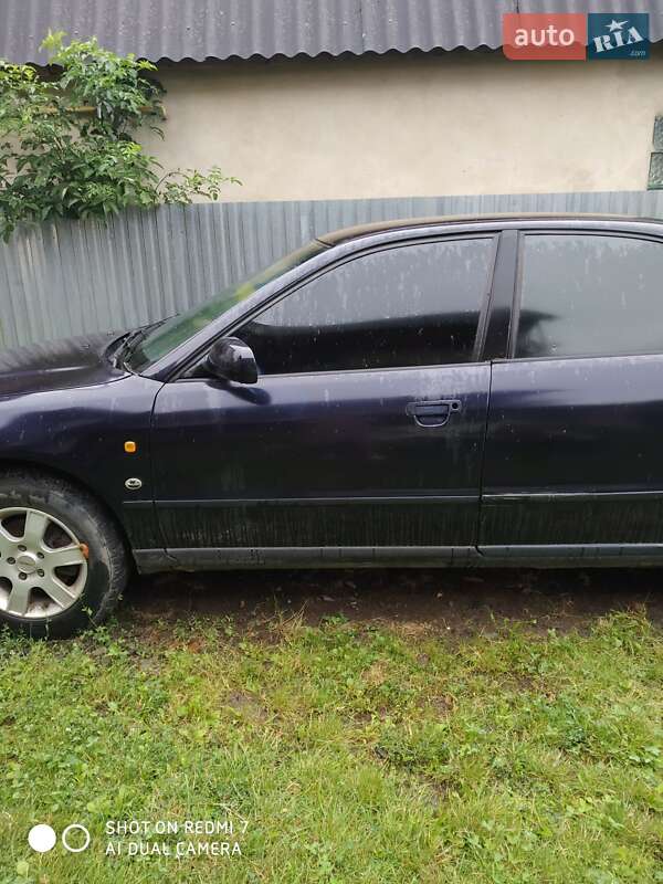 Седан Audi A4 1997 в Сваляві