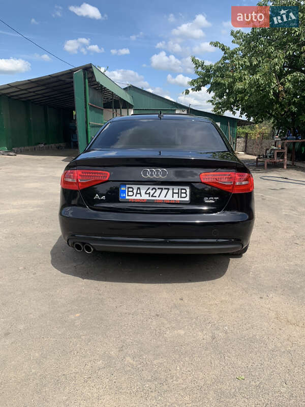 Седан Audi A4 2012 в Гайвороне