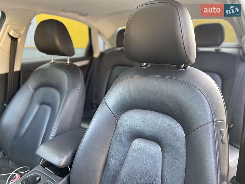 Седан Audi A4 2011 в Самборе