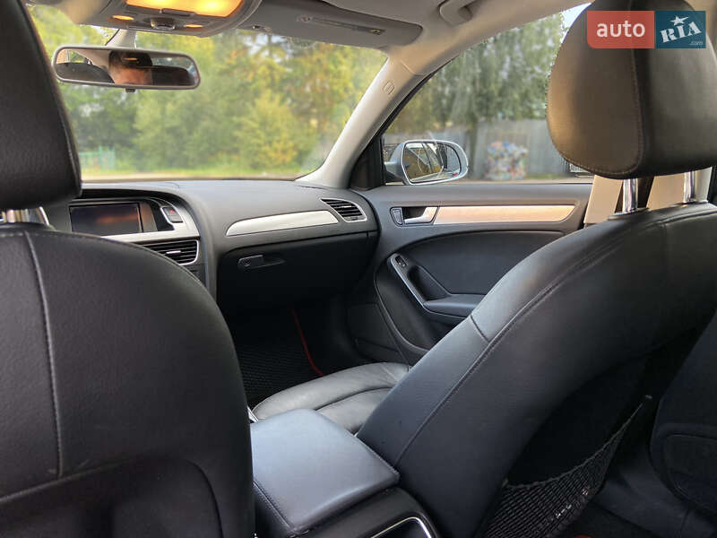Седан Audi A4 2011 в Самборе