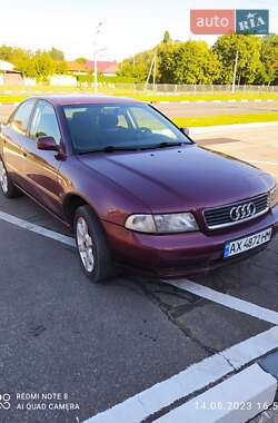 Седан Audi A4 1995 в Харькове