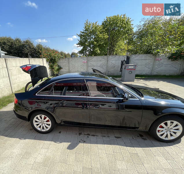 Седан Audi A4 2011 в Стрые