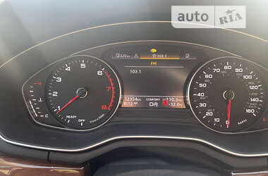 Седан Audi A4 2021 в 