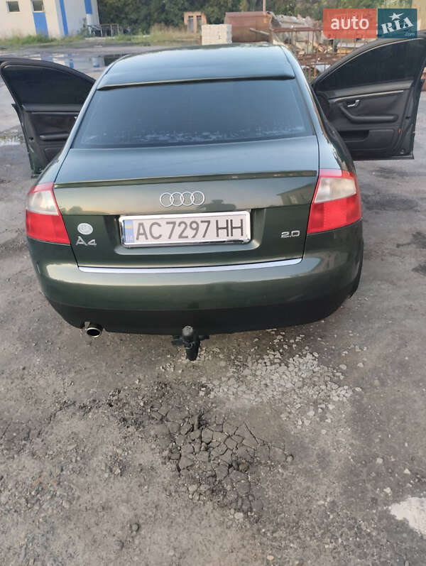 Седан Audi A4 2001 в Ратным