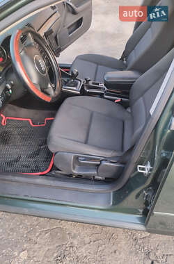 Седан Audi A4 2001 в 
