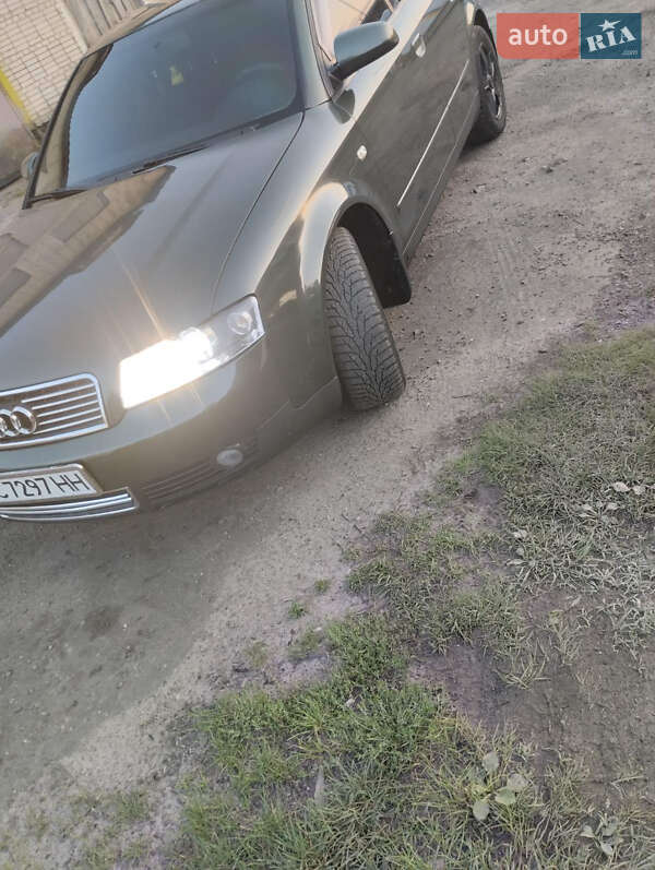 Седан Audi A4 2001 в Ратным