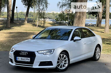 Седан Audi A4 2018 в Киеве