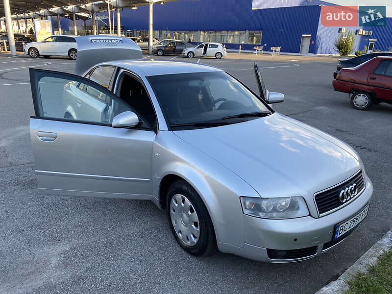 Седан Audi A4 2004 в Львове