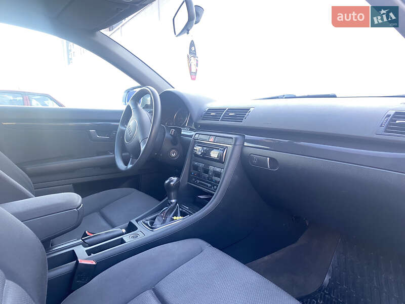 Седан Audi A4 2004 в Львове