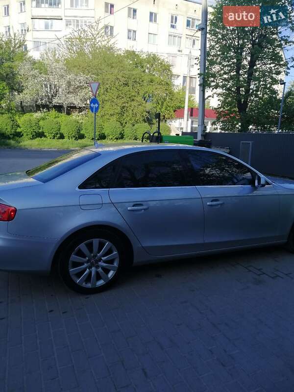 Седан Audi A4 2012 в Тернополі
