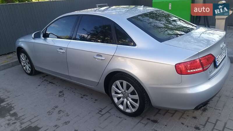 Седан Audi A4 2012 в Тернополі