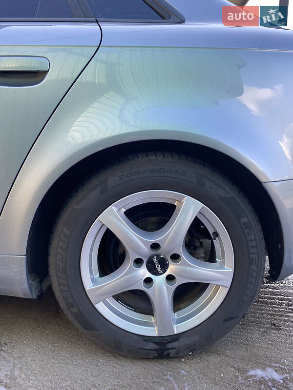 Седан Audi A4 2005 в Дніпрі