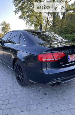 Седан Audi A4 2012 в Львове