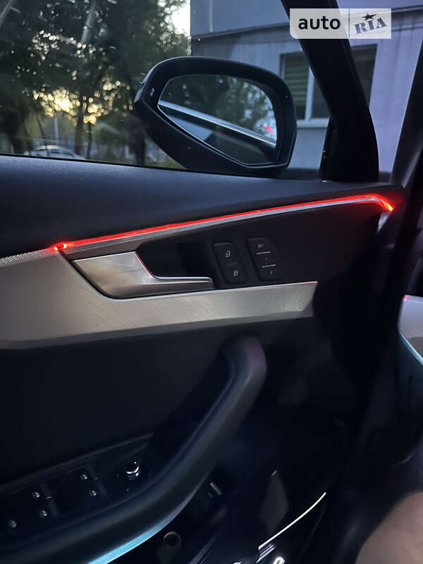Седан Audi A4 2017 в Днепре