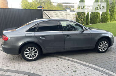 Седан Audi A4 2013 в Ковеле