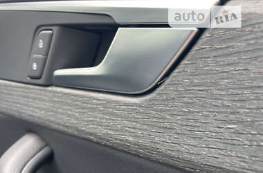 Седан Audi A4 2016 в 