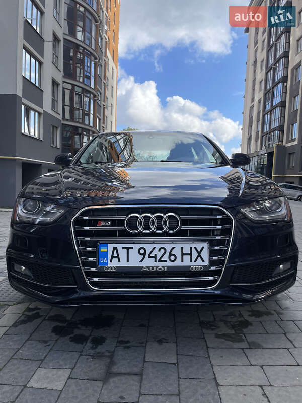 Седан Audi A4 2014 в Ивано-Франковске