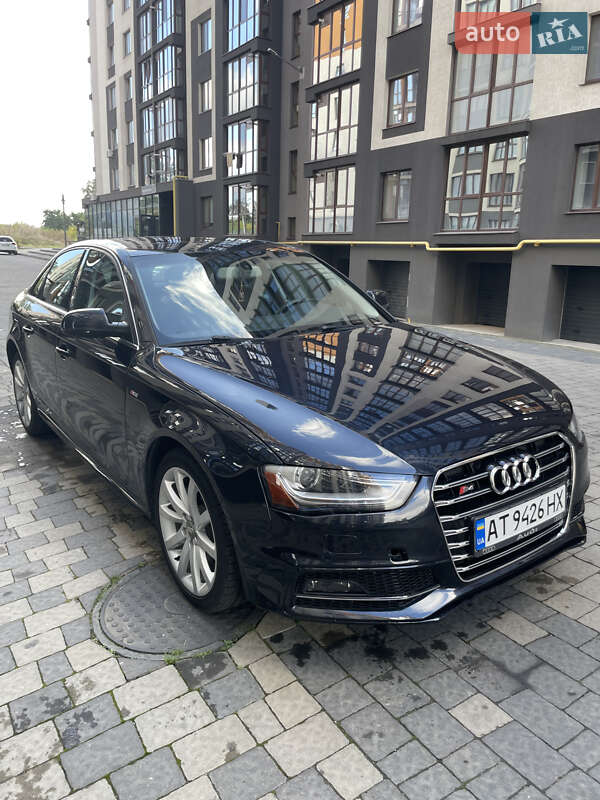 Седан Audi A4 2014 в Ивано-Франковске