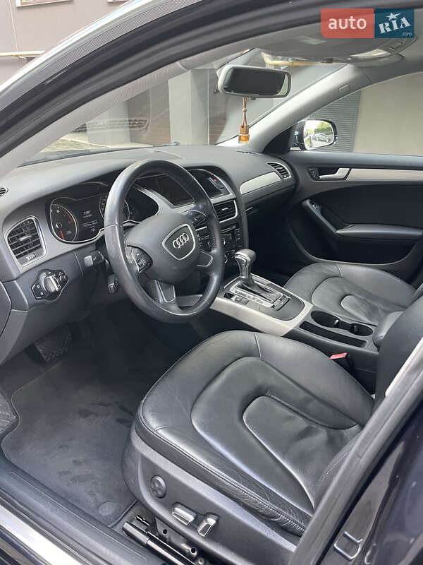Седан Audi A4 2014 в Ивано-Франковске