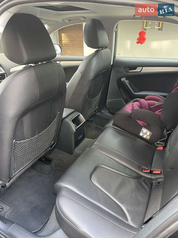 Седан Audi A4 2014 в Ивано-Франковске