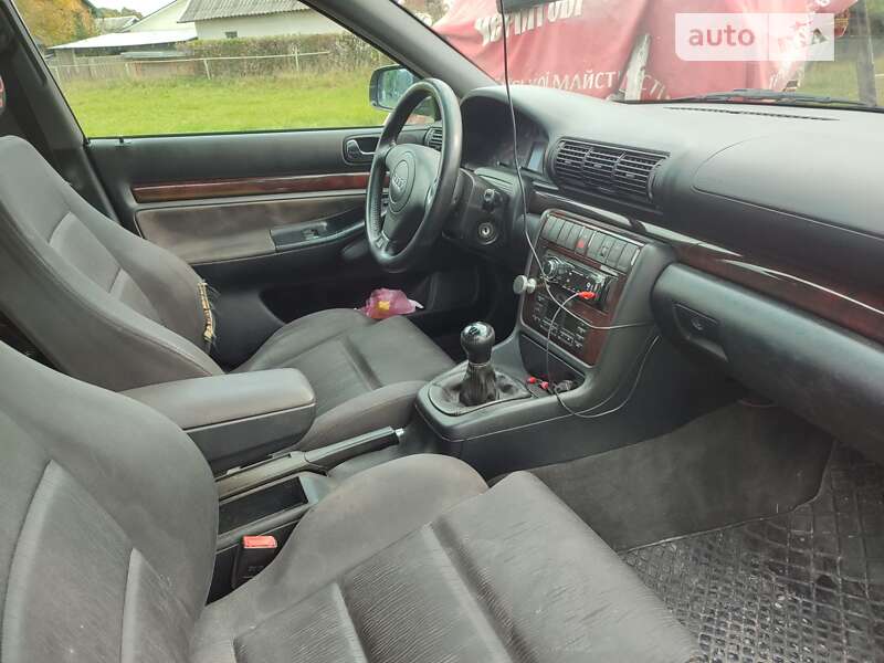 Универсал Audi A4 1998 в Косове
