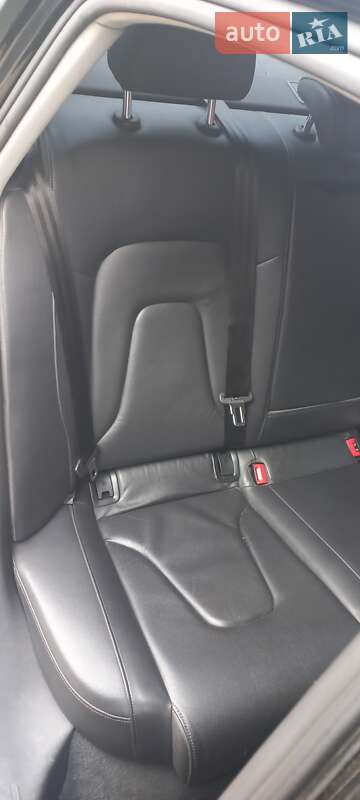 Седан Audi A4 2012 в Ровно