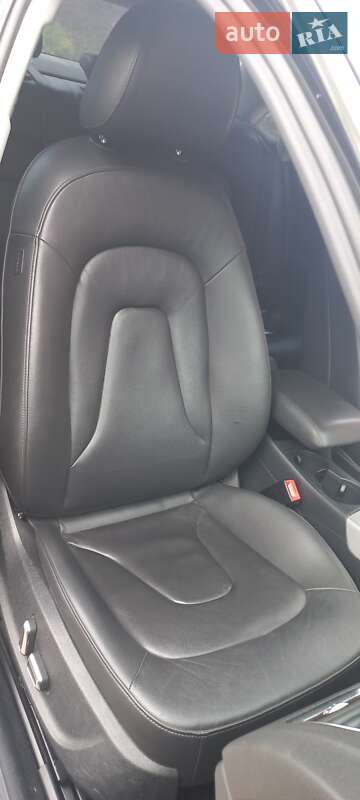Седан Audi A4 2012 в Ровно