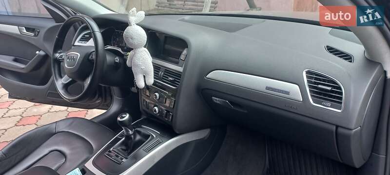 Седан Audi A4 2012 в Ровно