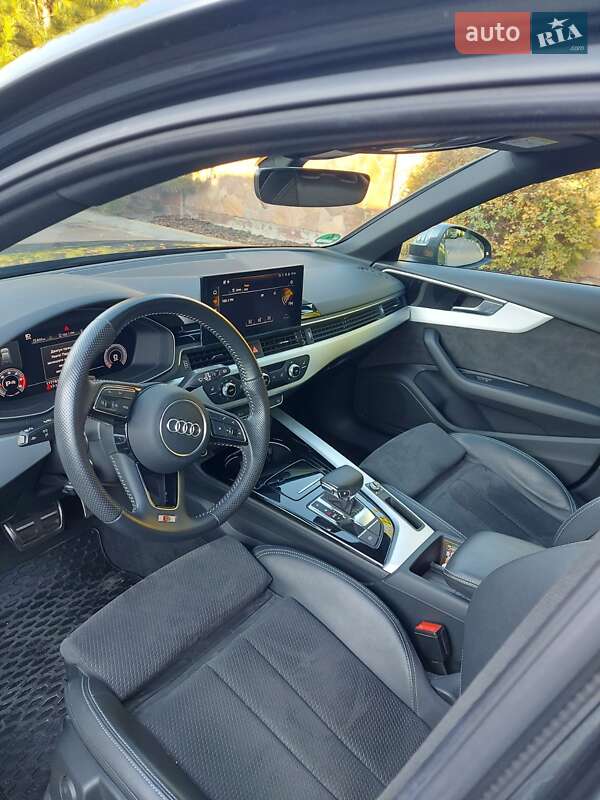 Универсал Audi A4 2020 в Киеве