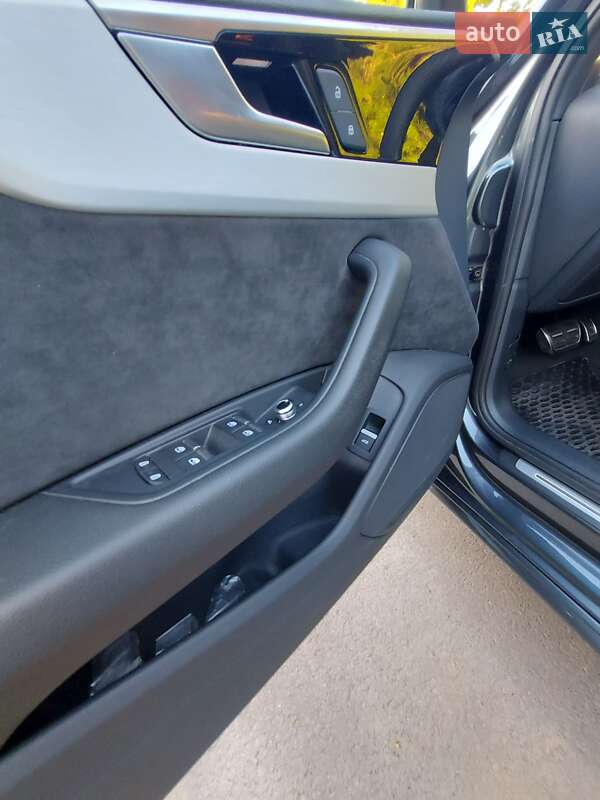 Универсал Audi A4 2020 в Киеве