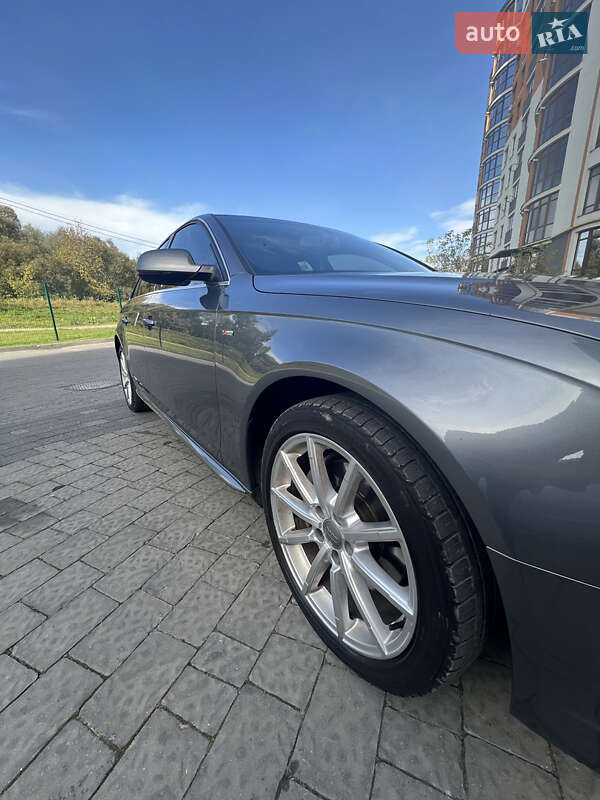 Седан Audi A4 2013 в Ивано-Франковске