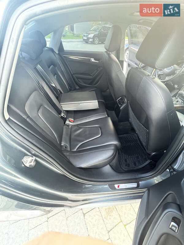 Седан Audi A4 2013 в Ивано-Франковске