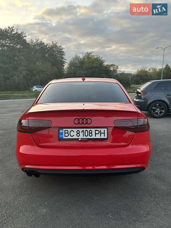 Седан Audi A4 2013 в Львове