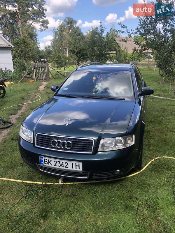 Универсал Audi A4 2004 в Рокитном