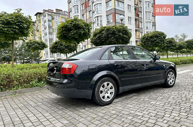 Седан Audi A4 2004 в 
