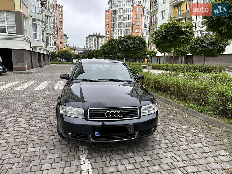 Седан Audi A4 2004 в Ивано-Франковске