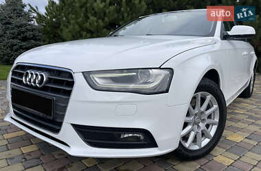 Седан Audi A4 2012 в Дніпрі