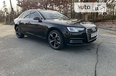 Седан Audi A4 2015 в Киеве